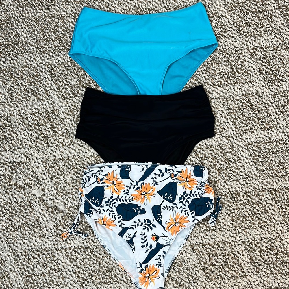 Unbranded Bundle of 3 bikini bottoms Size Medium New without Tags